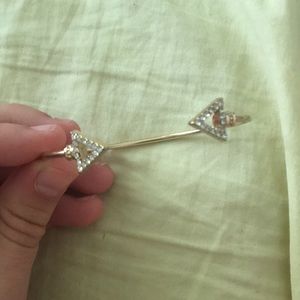 Golden arrow bracelet